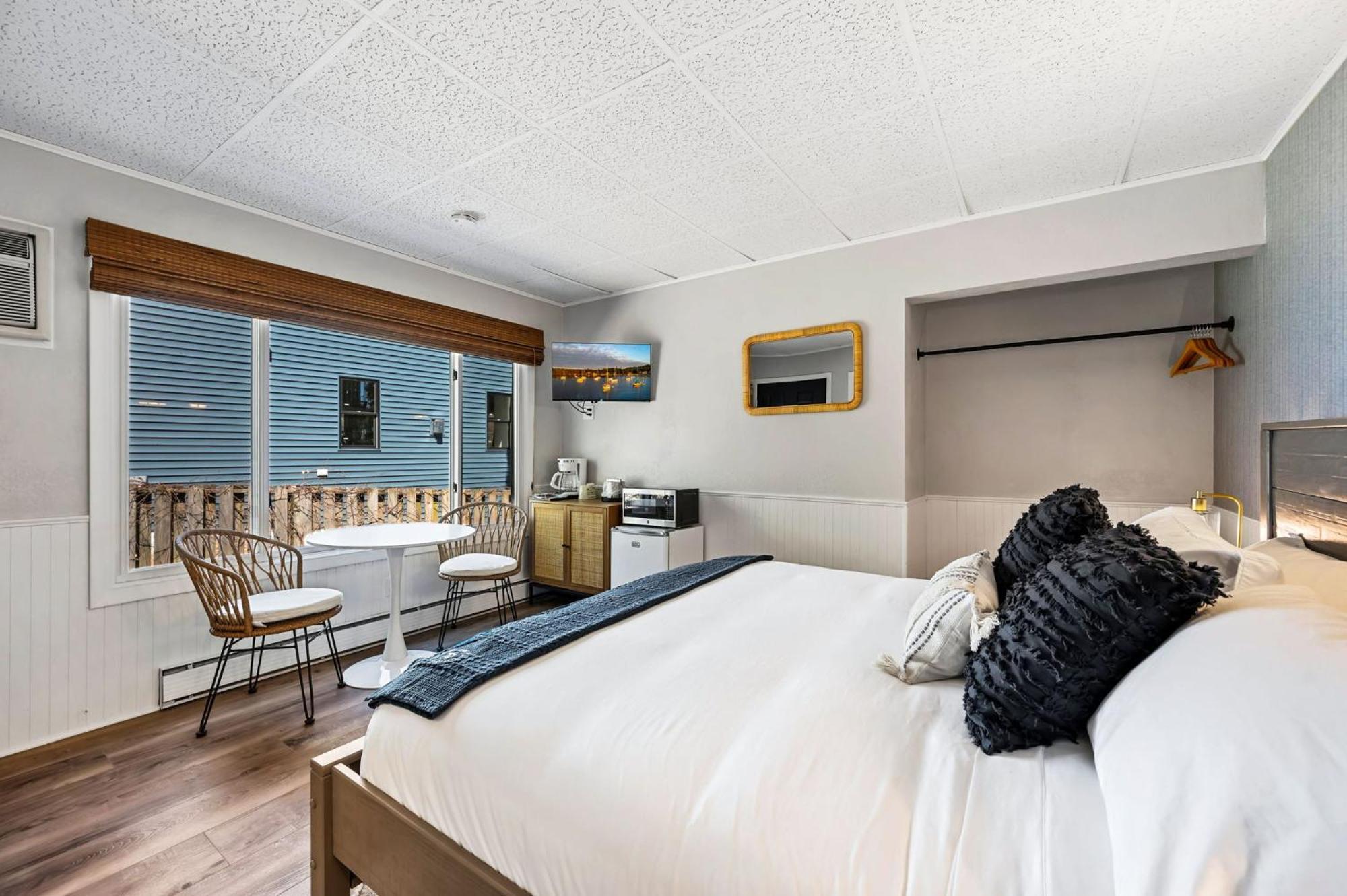 Fresh Coast Motel *